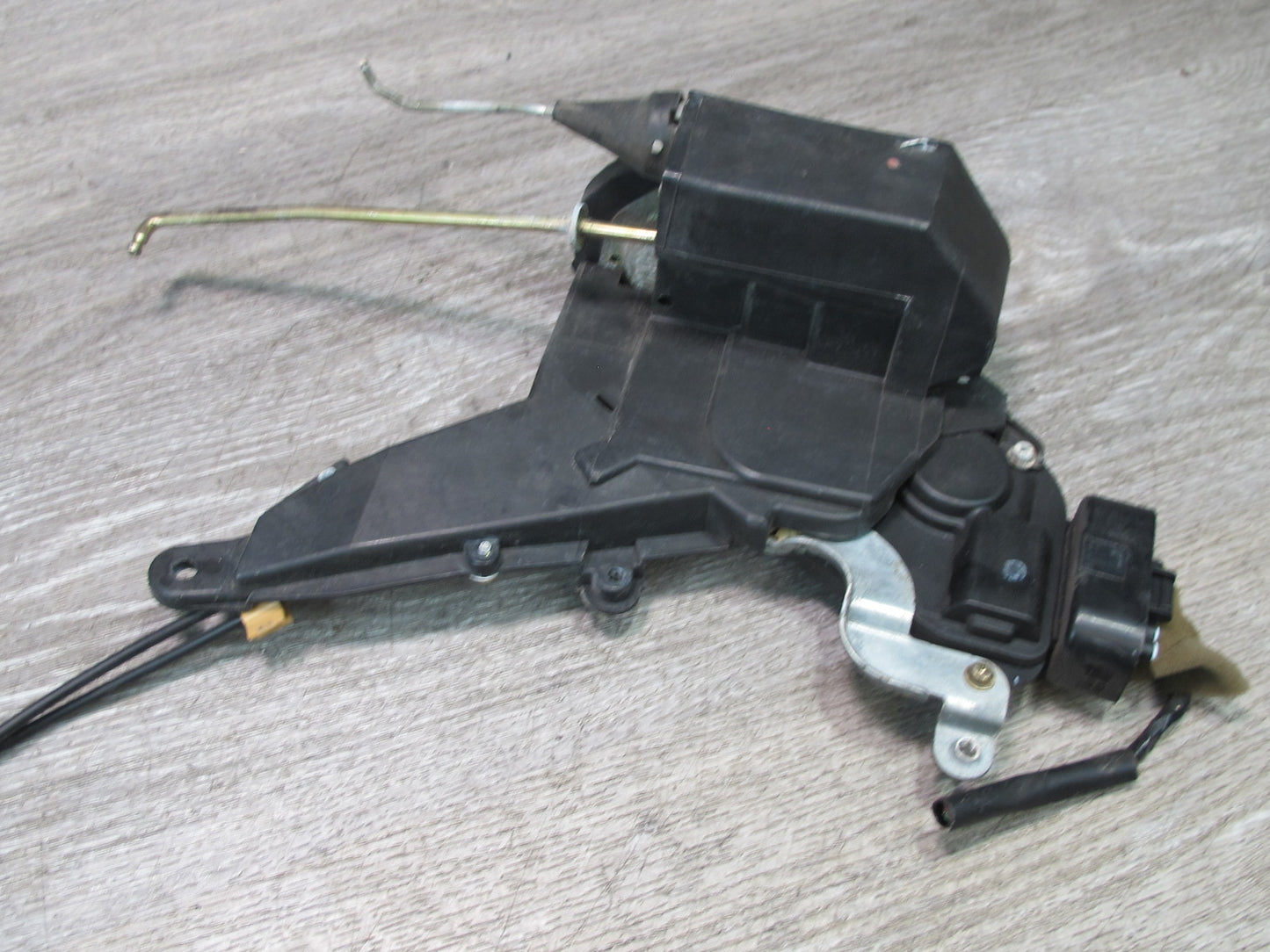 04-05 Lexus JCE10L IS300 Front Left Door Lock Latch Actuator w Handle OEM