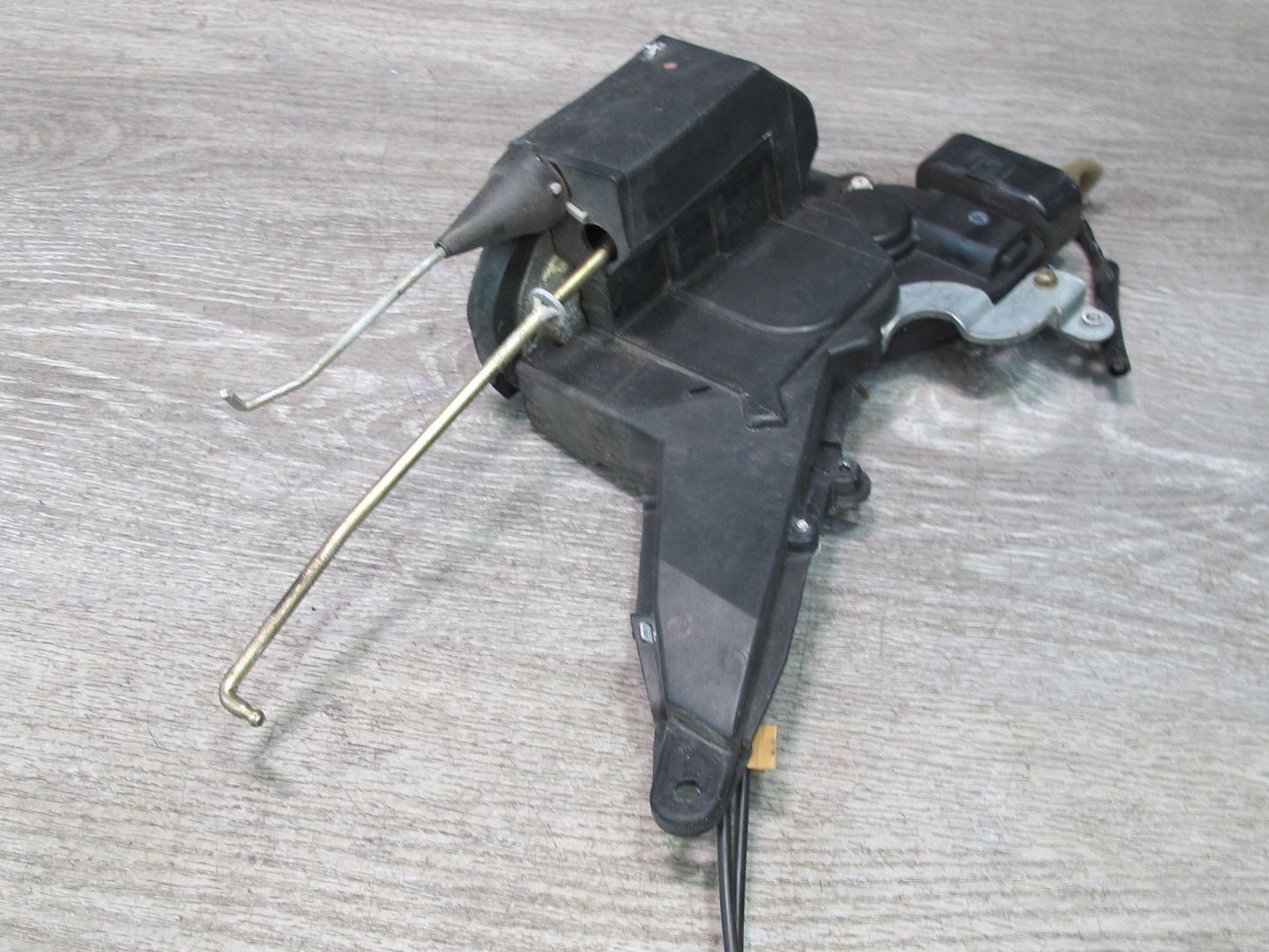 04-05 Lexus JCE10L IS300 Front Left Door Lock Latch Actuator w Handle OEM
