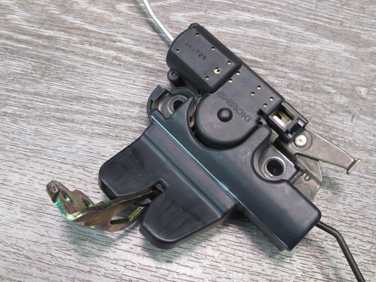 01-05 Lexus JCE10L IS300 Sedan Rear Trunk Lock Latch Actuator OEM