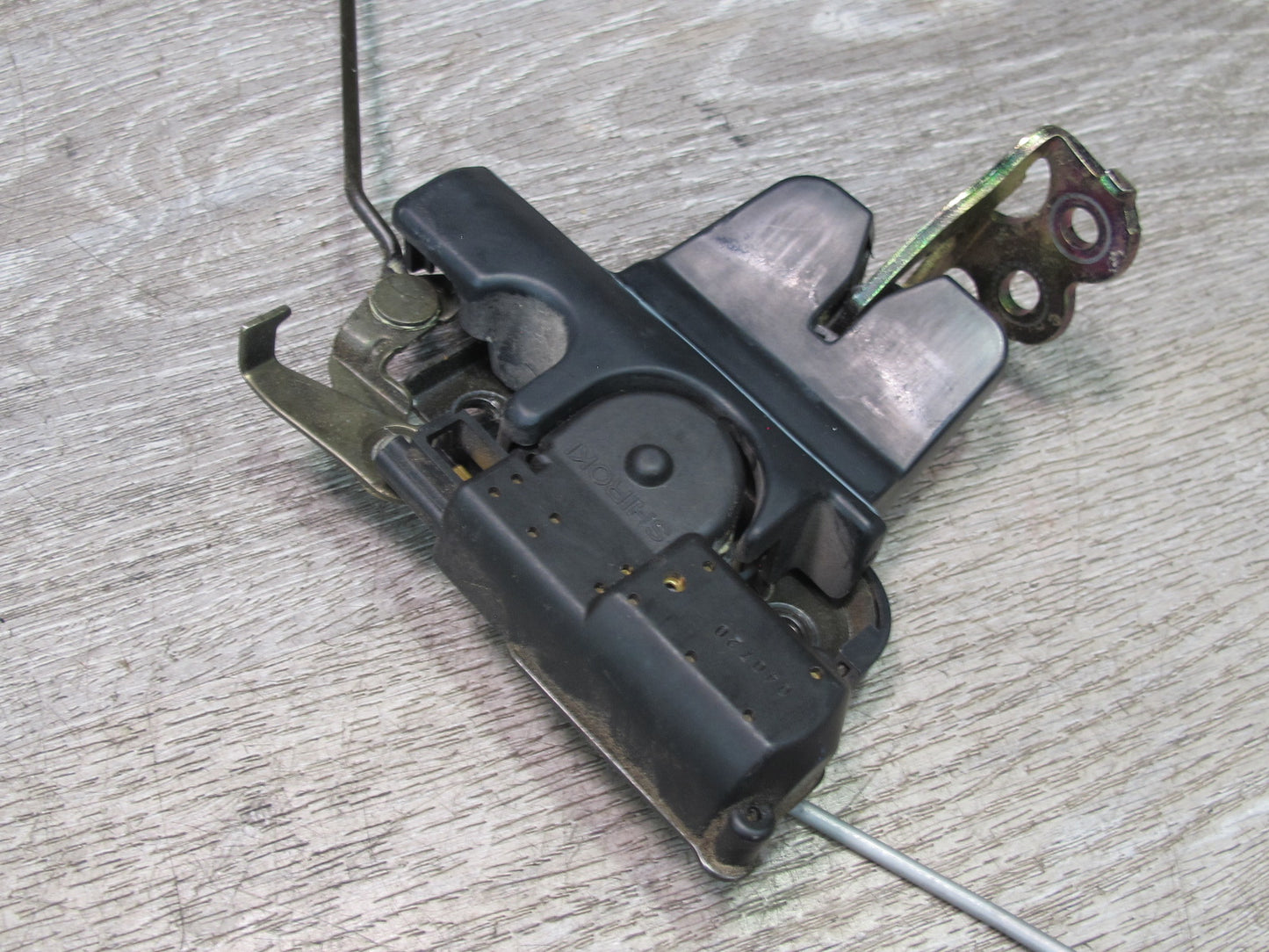01-05 Lexus JCE10L IS300 Sedan Rear Trunk Lock Latch Actuator OEM