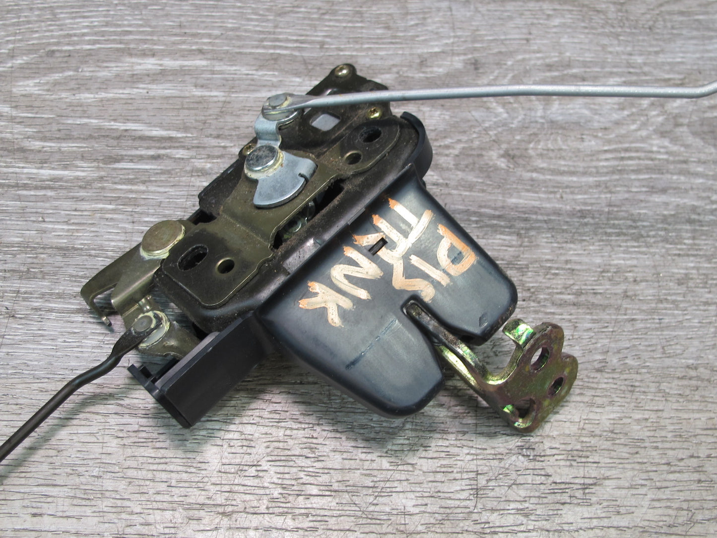 01-05 Lexus JCE10L IS300 Sedan Rear Trunk Lock Latch Actuator OEM