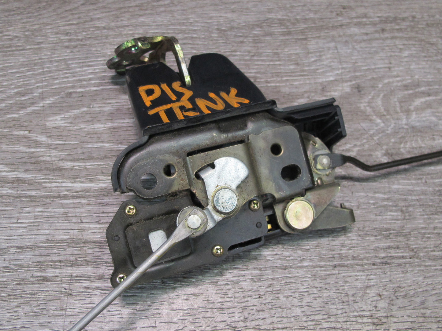 01-05 Lexus JCE10L IS300 Sedan Rear Trunk Lock Latch Actuator OEM