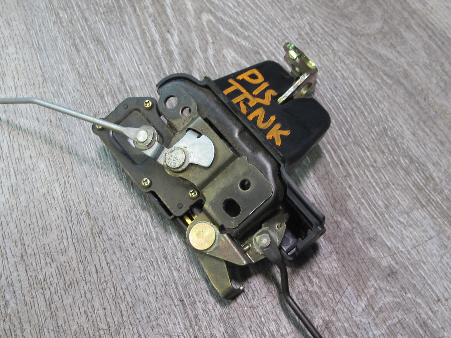 01-05 Lexus JCE10L IS300 Sedan Rear Trunk Lock Latch Actuator OEM