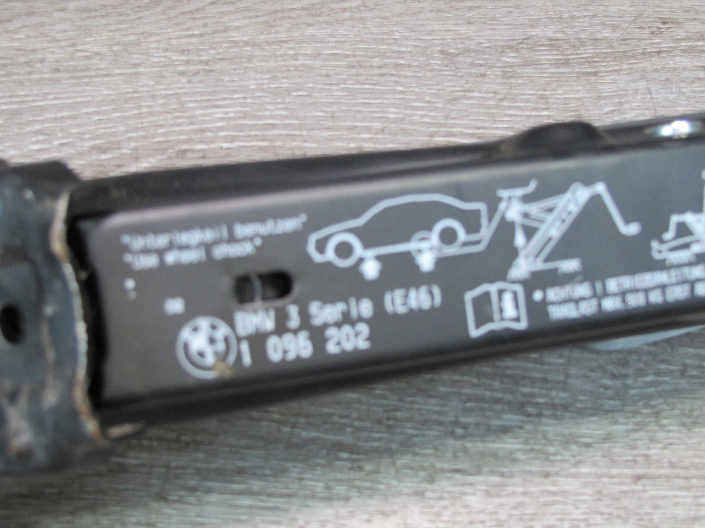 01-06 BMW E46 3-SERIES Emergency Spare Tire Lift Jack Tool 1096202 OEM