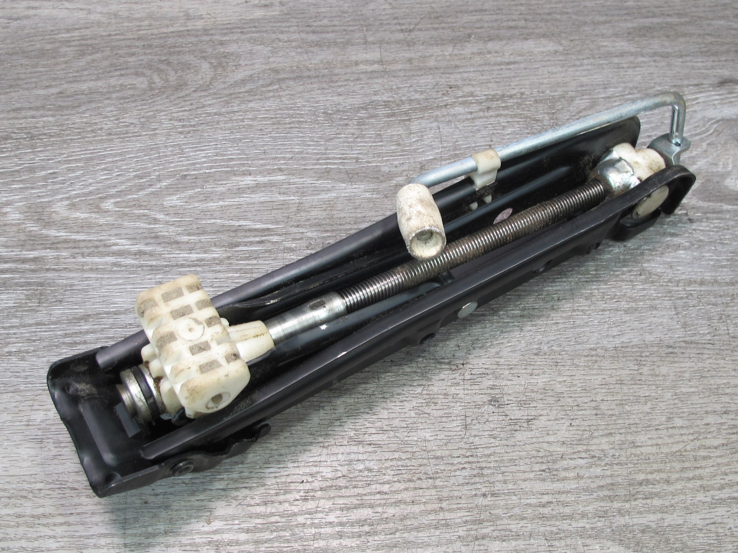 01-06 BMW E46 3-SERIES Emergency Spare Tire Lift Jack Tool 1096202 OEM