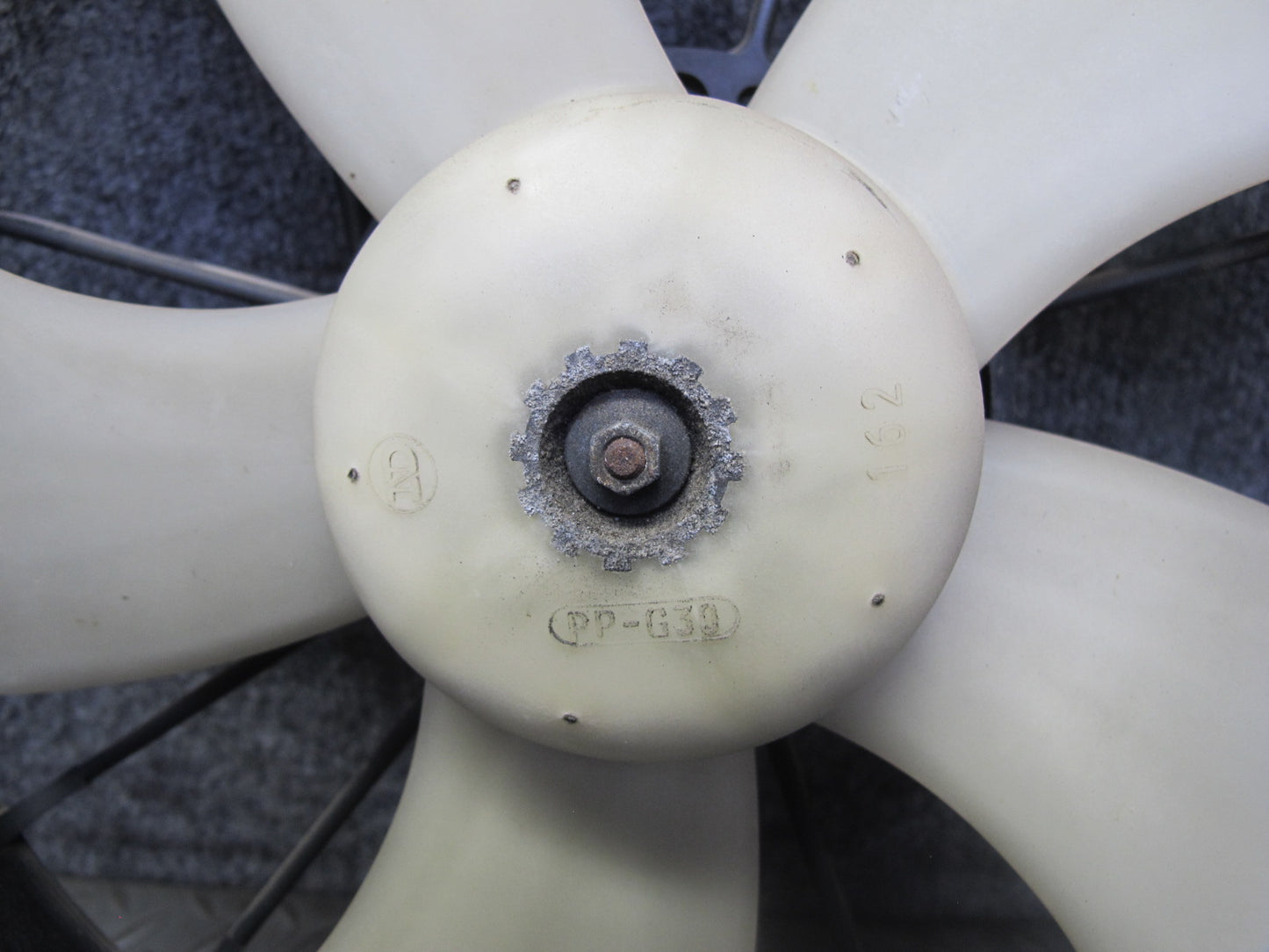 00-03 Honda S2000 Right 5 Blade Engine Cooling Fan Motor Shroud OEM