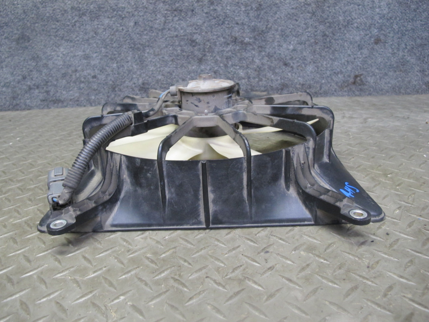 00-03 Honda S2000 Right 5 Blade Engine Cooling Fan Motor Shroud OEM