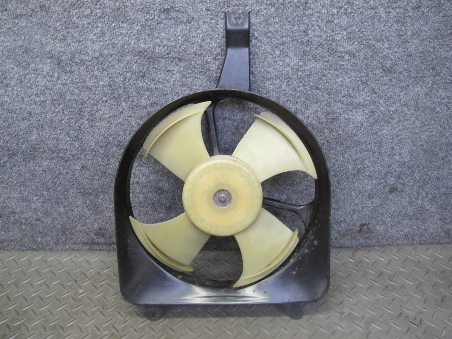 00-03 Honda S2000 Left 4 Blade Engine Cooling Fan Motor Shroud OEM