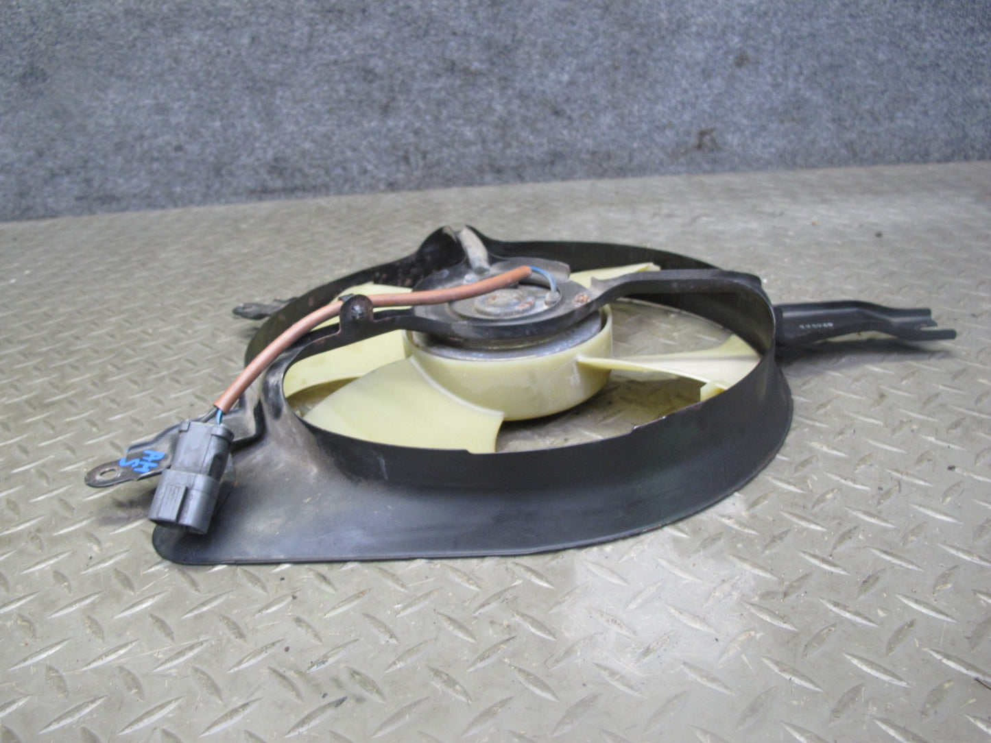 00-03 Honda S2000 Left 4 Blade Engine Cooling Fan Motor Shroud OEM