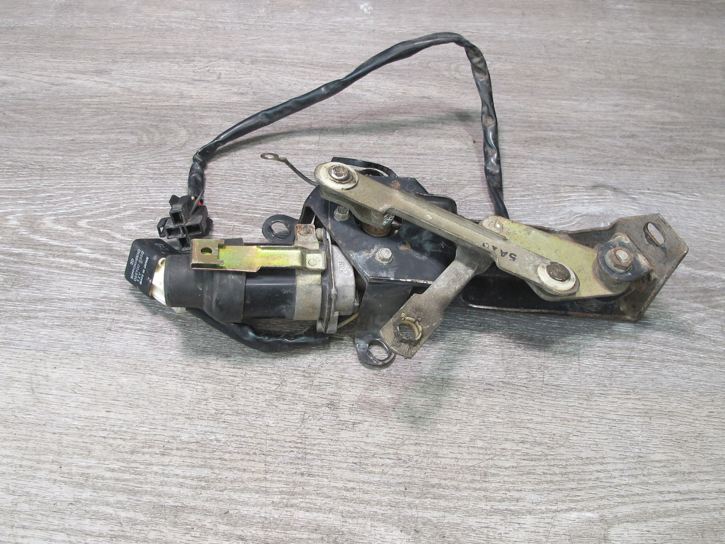 84-85 Mazda RX7 FB Front Right Pop-up Headlight Motor Assembly OEM