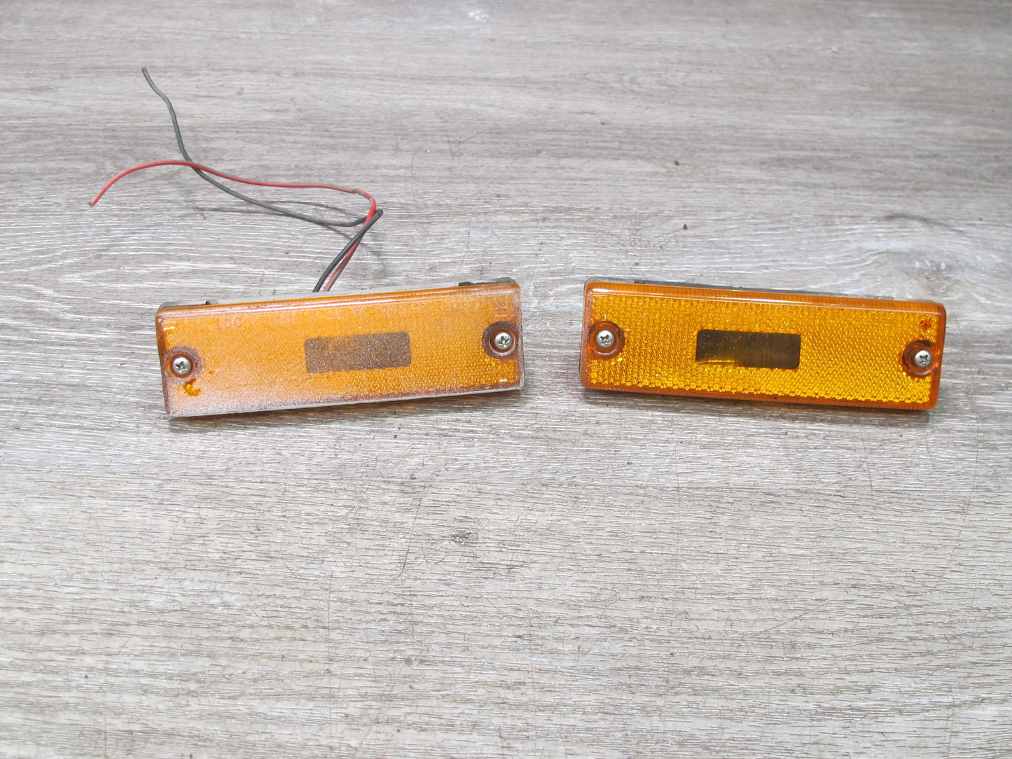 84-85 Mazda RX7 FB Set of 2 Front Fender Left & Right Side Marker Light Lamp OEM