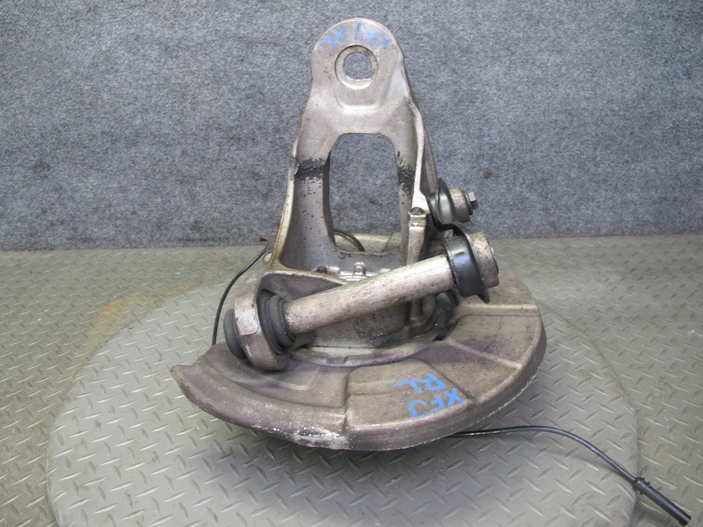 2007-2013 BMW E70 E71 E72 AWD Rear Left Spindle Knuckle Wheel Hub Bearing
