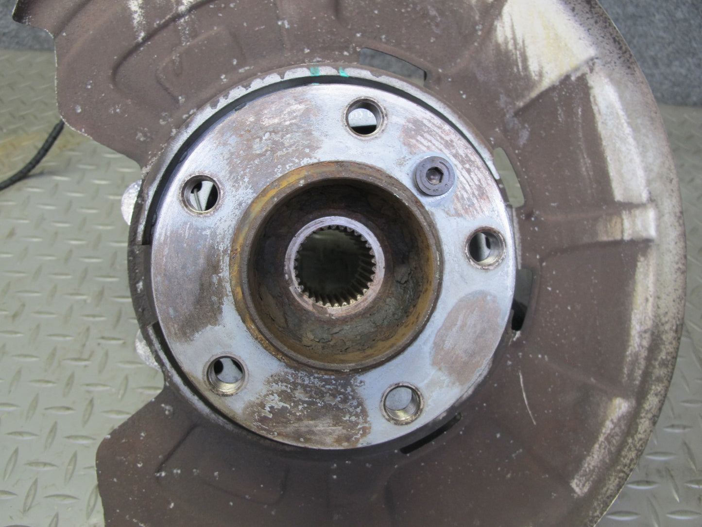 2007-2013 BMW E70 E71 E72 AWD Rear Right Spindle Knuckle Wheel Hub Bearing