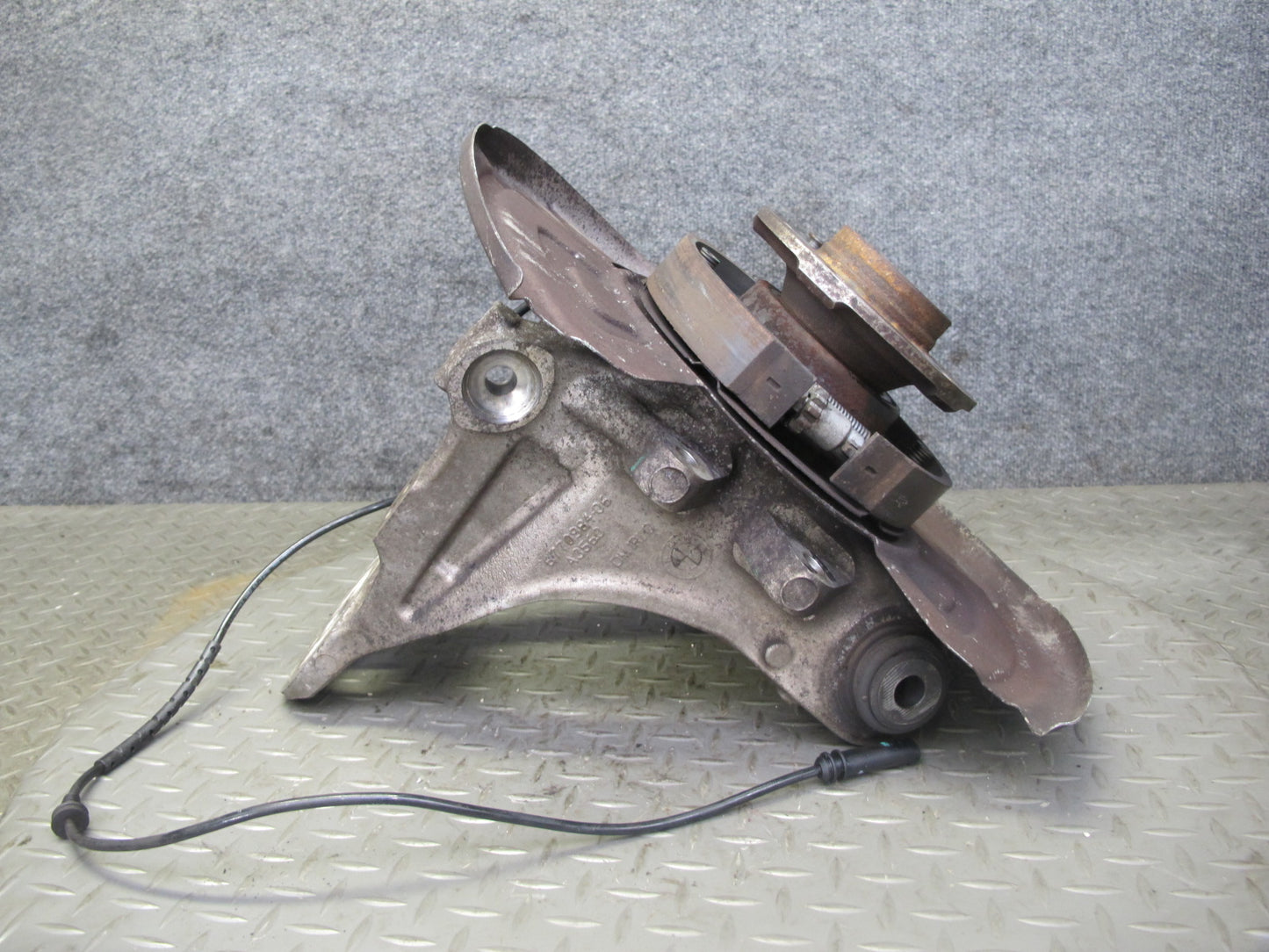 2007-2013 BMW E70 E71 E72 AWD Rear Right Spindle Knuckle Wheel Hub Bearing