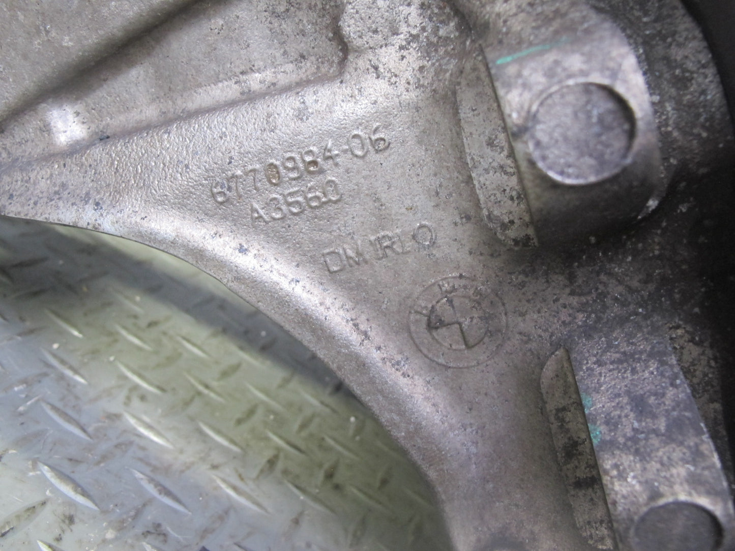 2007-2013 BMW E70 E71 E72 AWD Rear Right Spindle Knuckle Wheel Hub Bearing