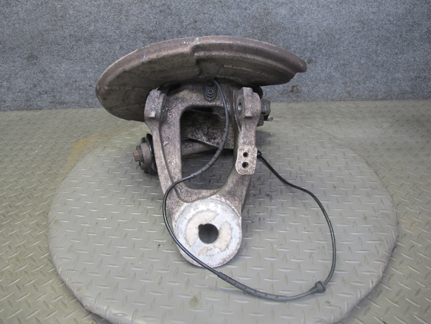 2007-2013 BMW E70 E71 E72 AWD Rear Right Spindle Knuckle Wheel Hub Bearing
