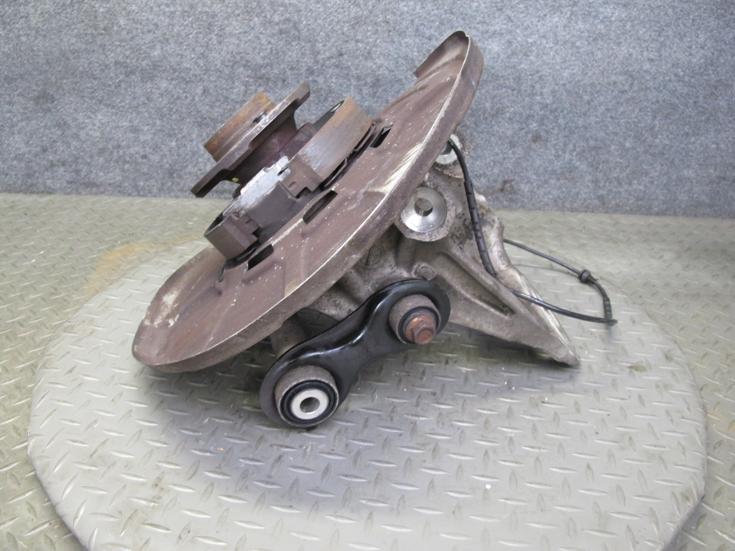 2007-2013 BMW E70 E71 E72 AWD Rear Right Spindle Knuckle Wheel Hub Bearing