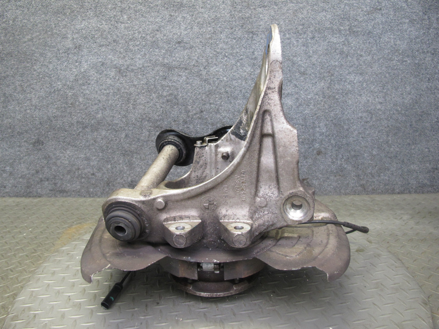 2007-2013 BMW E70 E71 E72 AWD Rear Right Spindle Knuckle Wheel Hub Bearing