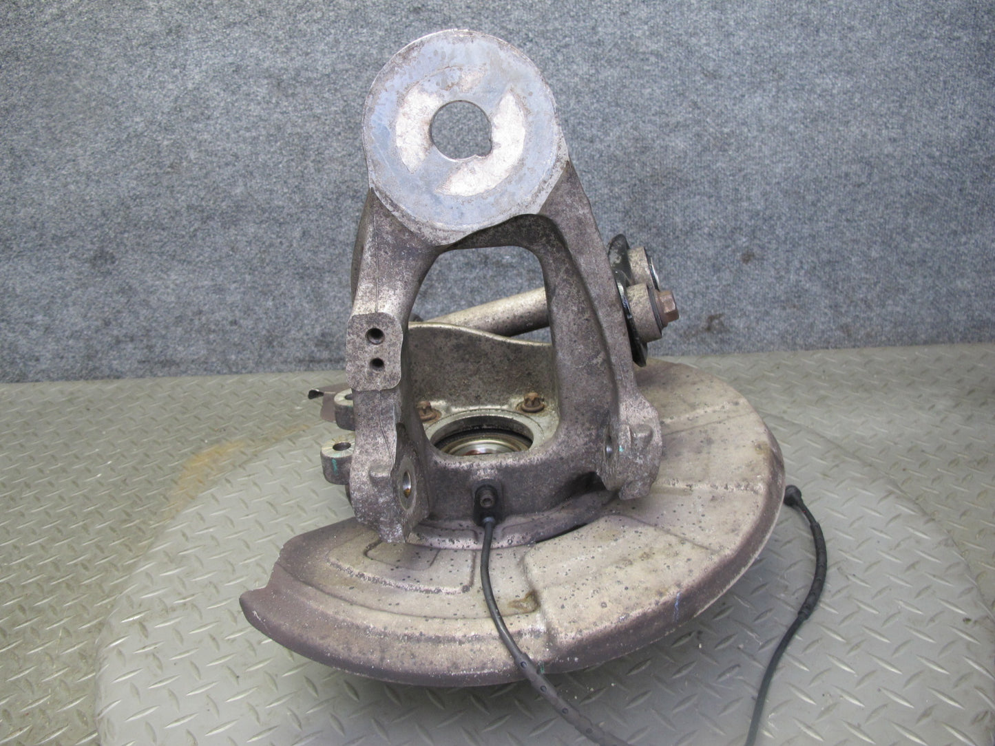 2007-2013 BMW E70 E71 E72 AWD Rear Right Spindle Knuckle Wheel Hub Bearing