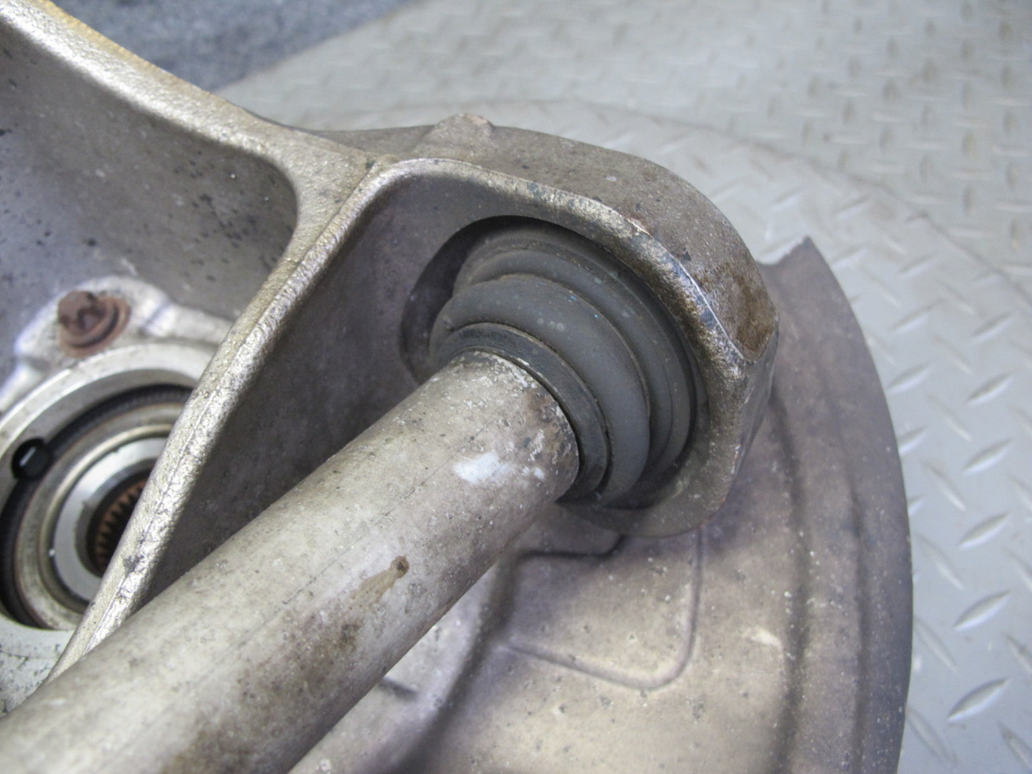 2007-2013 BMW E70 E71 E72 AWD Rear Right Spindle Knuckle Wheel Hub Bearing