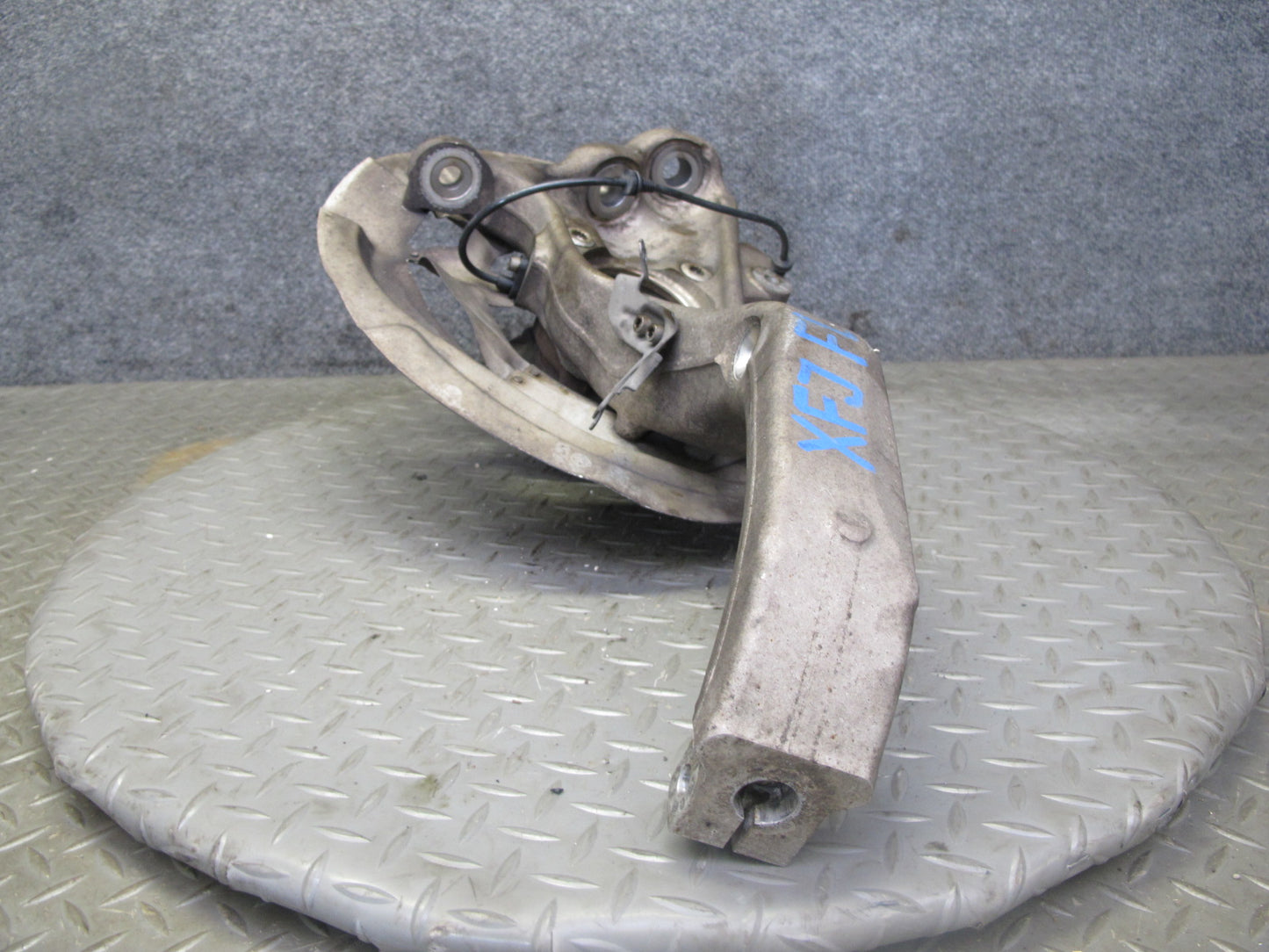 2007-2013 BMW E70 E71 E72 AWD Front Left Spindle Knuckle Wheel Hub Bearing