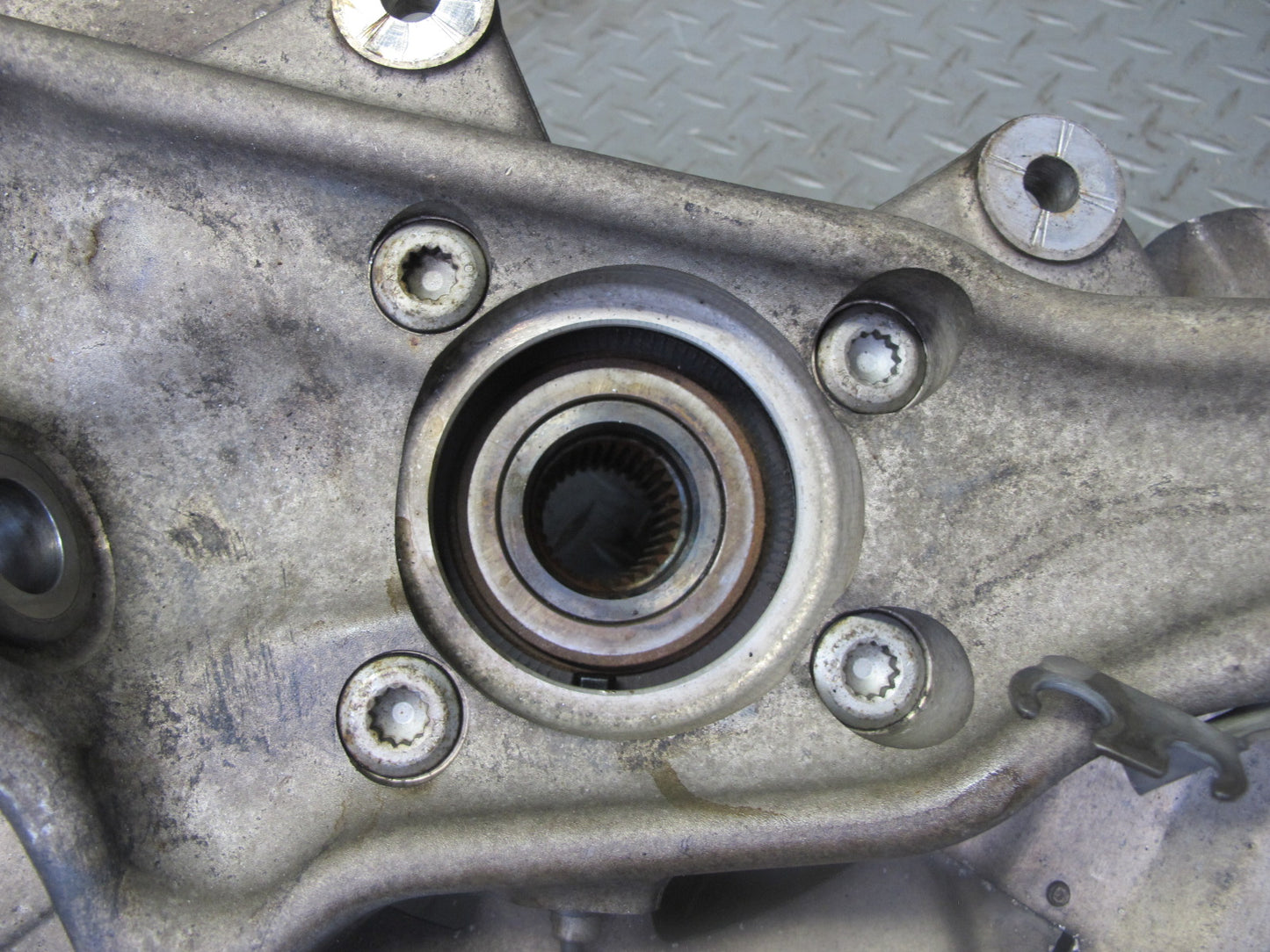 2007-2013 BMW E70 E71 E72 AWD Front Left Spindle Knuckle Wheel Hub Bearing