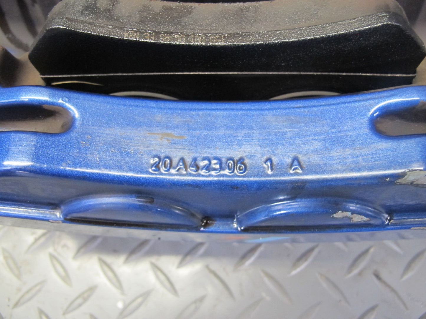 2013-2014 BMW E70 E71 X5M X6M Front Left & Right Brembo Brake Caliper Set of 2