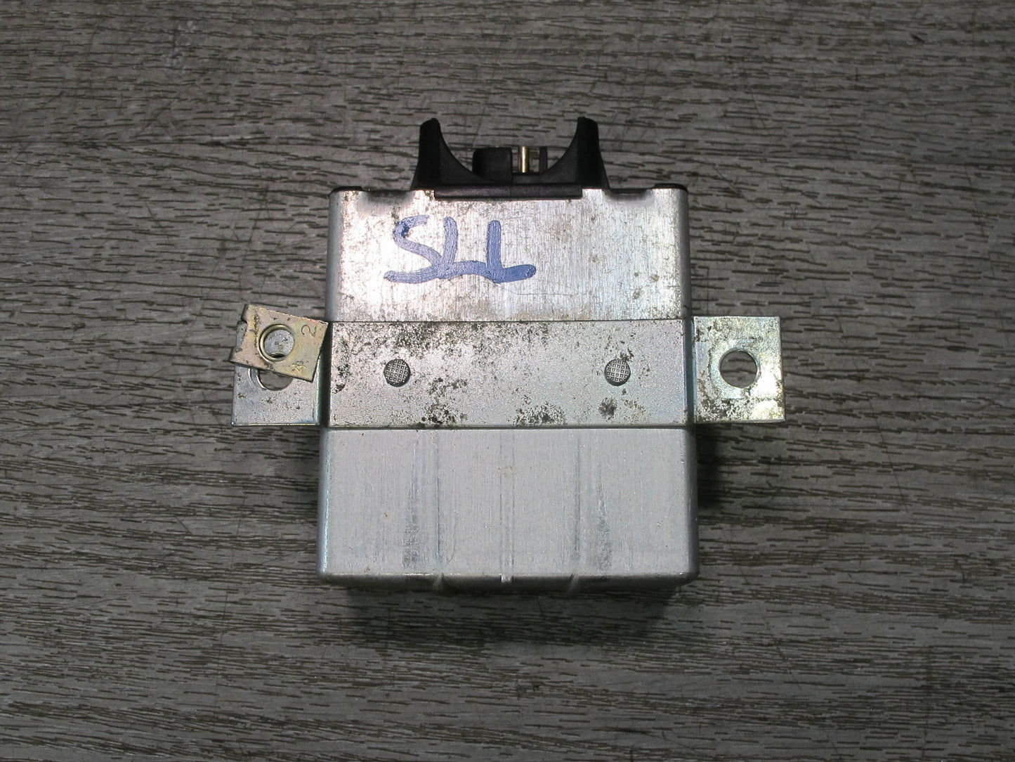 86-91 Mercedes R107 W126 Seat Belt Relay Module 0008210262 OEM