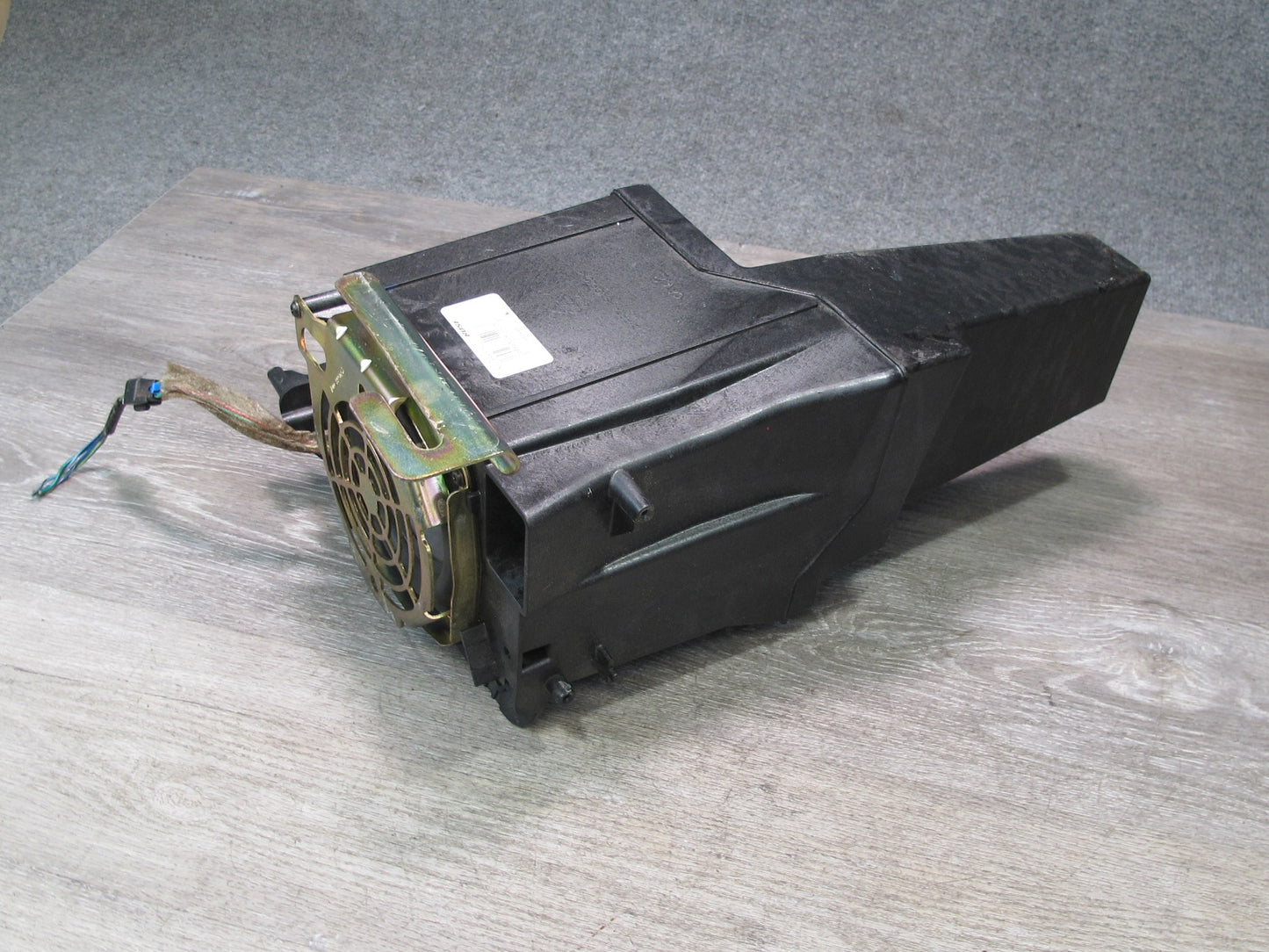 2003-2007 Hummer H2 Bose Audio Subwoofer Speaker Box 15177436