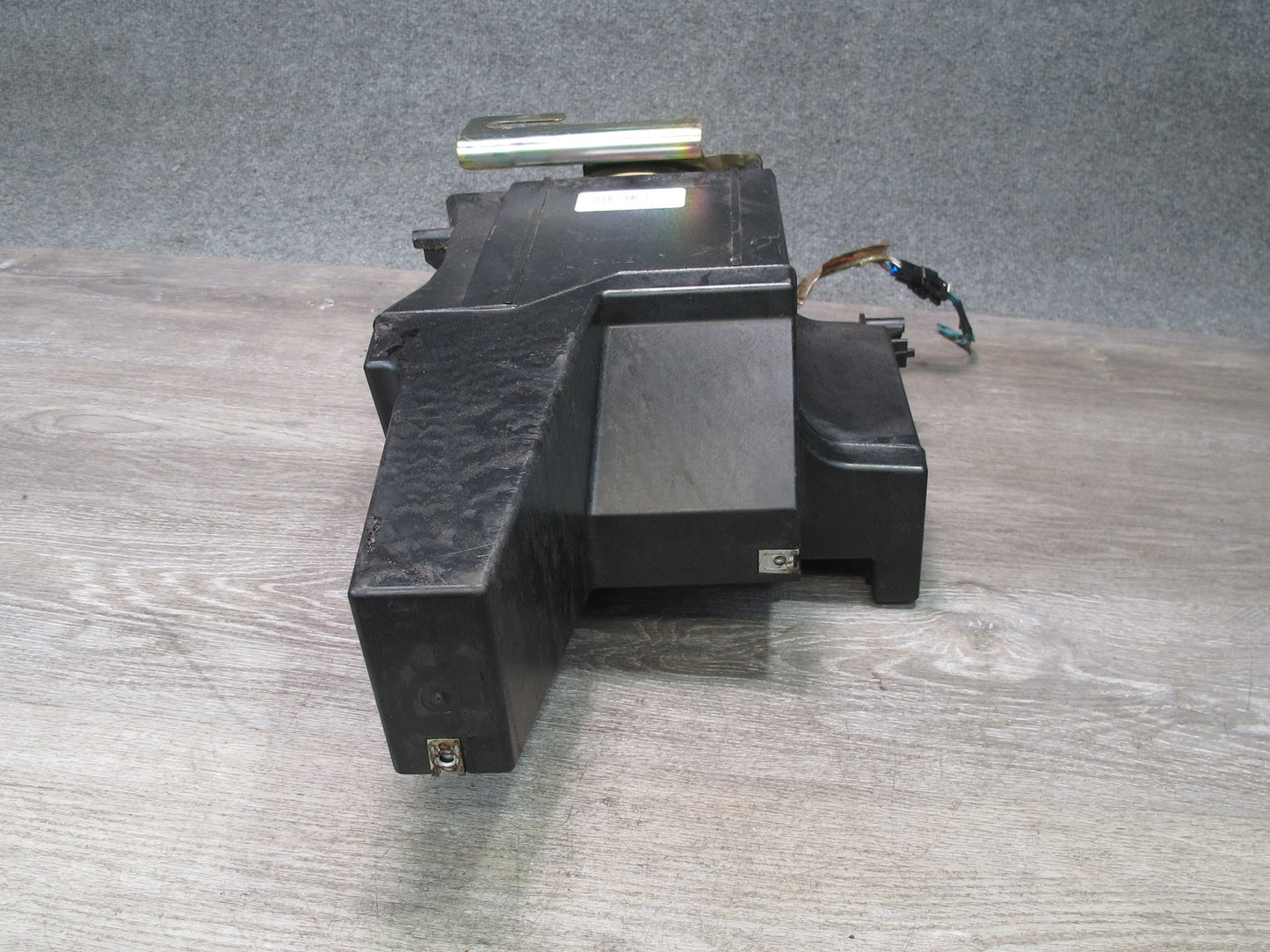 2003-2007 Hummer H2 Bose Audio Subwoofer Speaker Box 15177436