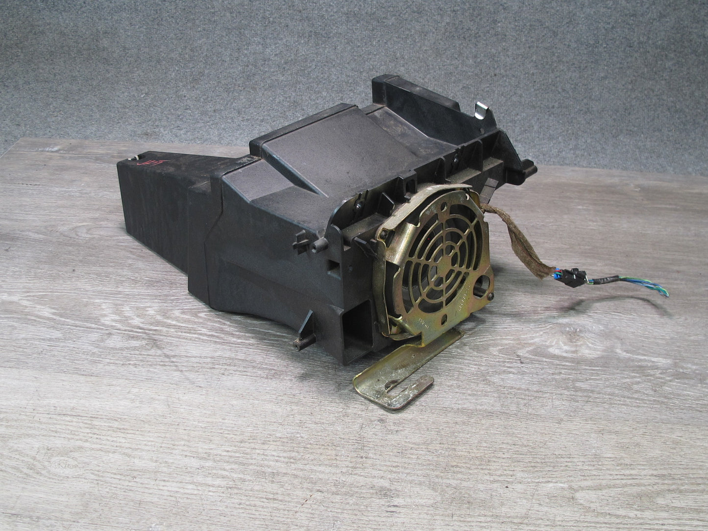 2003-2007 Hummer H2 Bose Audio Subwoofer Speaker Box 15177436