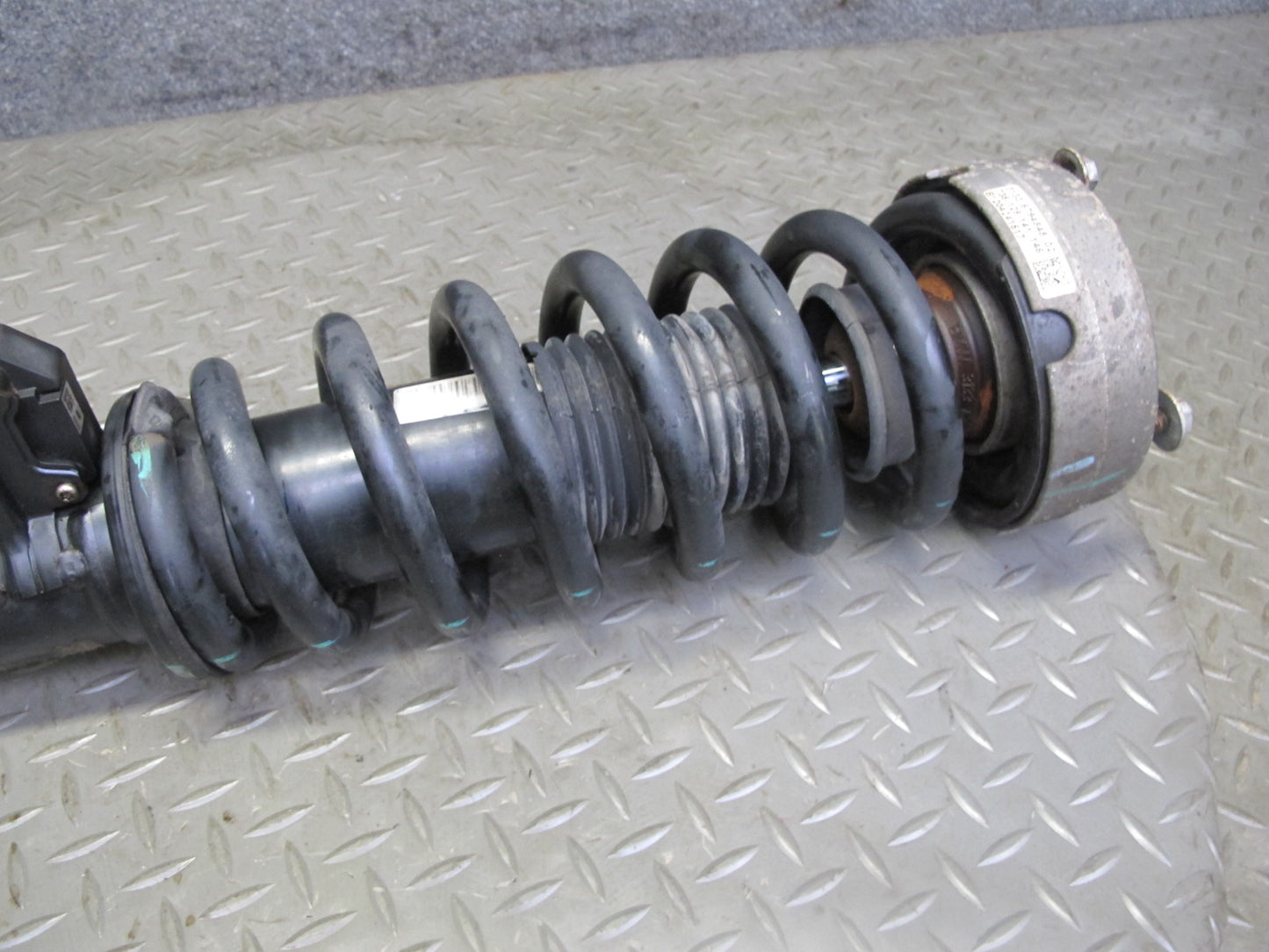 2010-2013 BMW E70 E71 X5M X6M Front VDC Strut Shock Absorber Set of 2