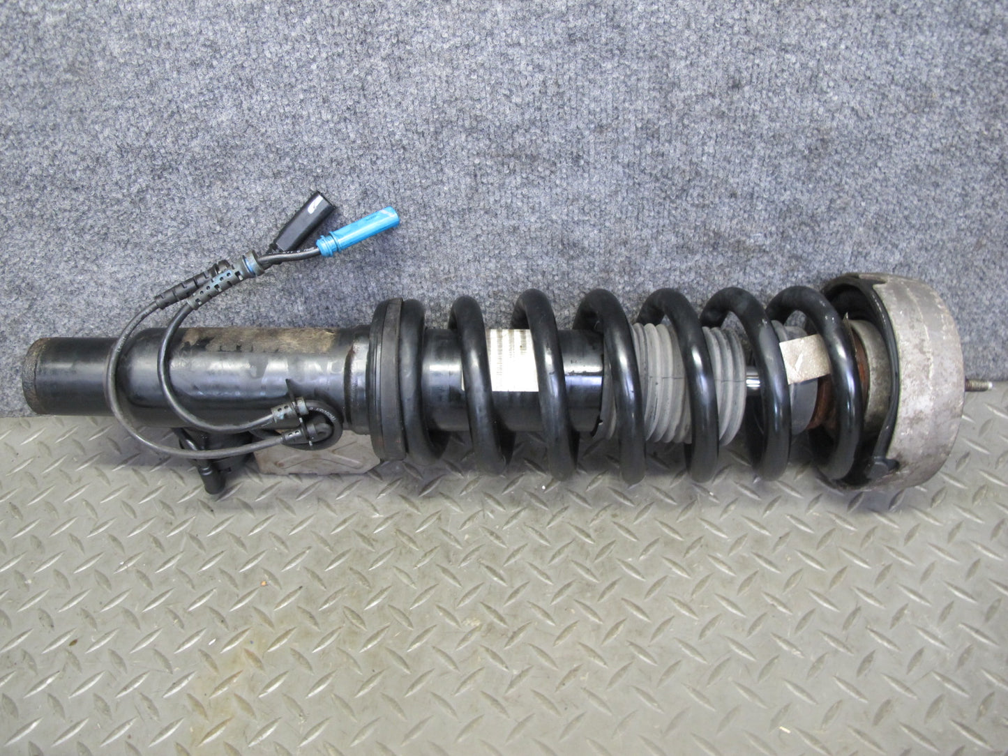 2010-2013 BMW E70 E71 X5M X6M Front VDC Strut Shock Absorber Set of 2
