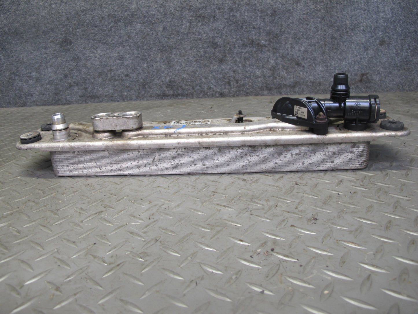 2010-2013 BMW E70 E71 X5M X6M A/T Transmission Heat Exchanger Oil Cooler 7589522