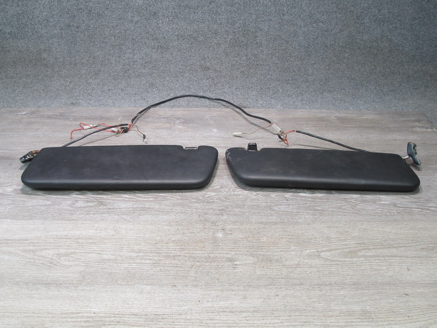 86-89 Mercedes R107 560SL Set of 2 Front Left & Right Sun Visor Black OEM