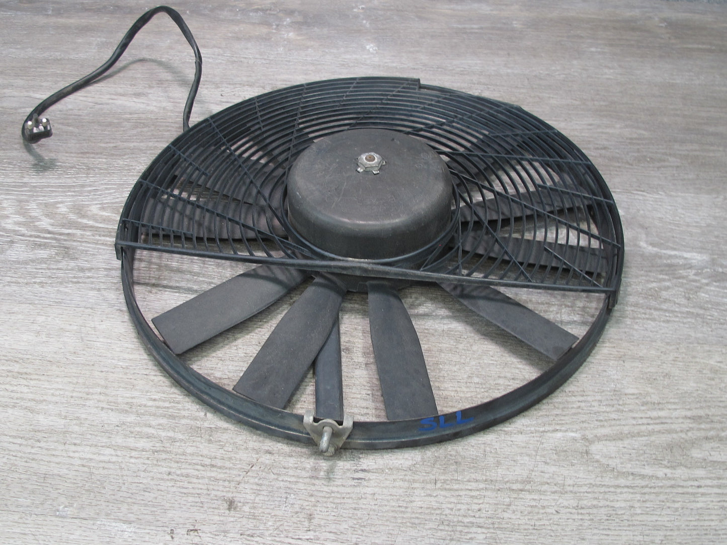 86-89 Mercedes R107 560SL Engine Cooling Radiator Auxiliary Fan Motor OEM