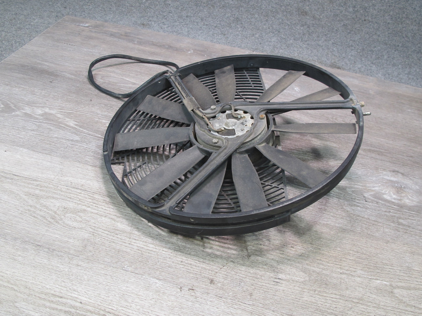 86-89 Mercedes R107 560SL Engine Cooling Radiator Auxiliary Fan Motor OEM