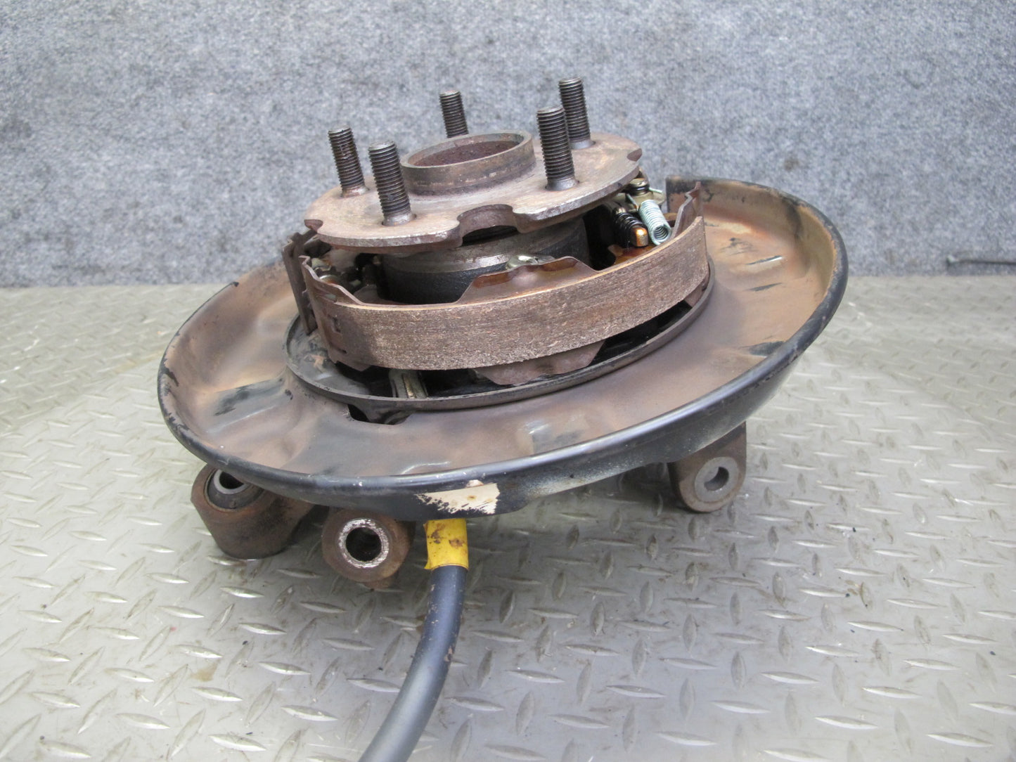 86-92 Toyota Supra MA70L Rear Right Spindle Knuckle Wheel Hub Bearing 71K OEM