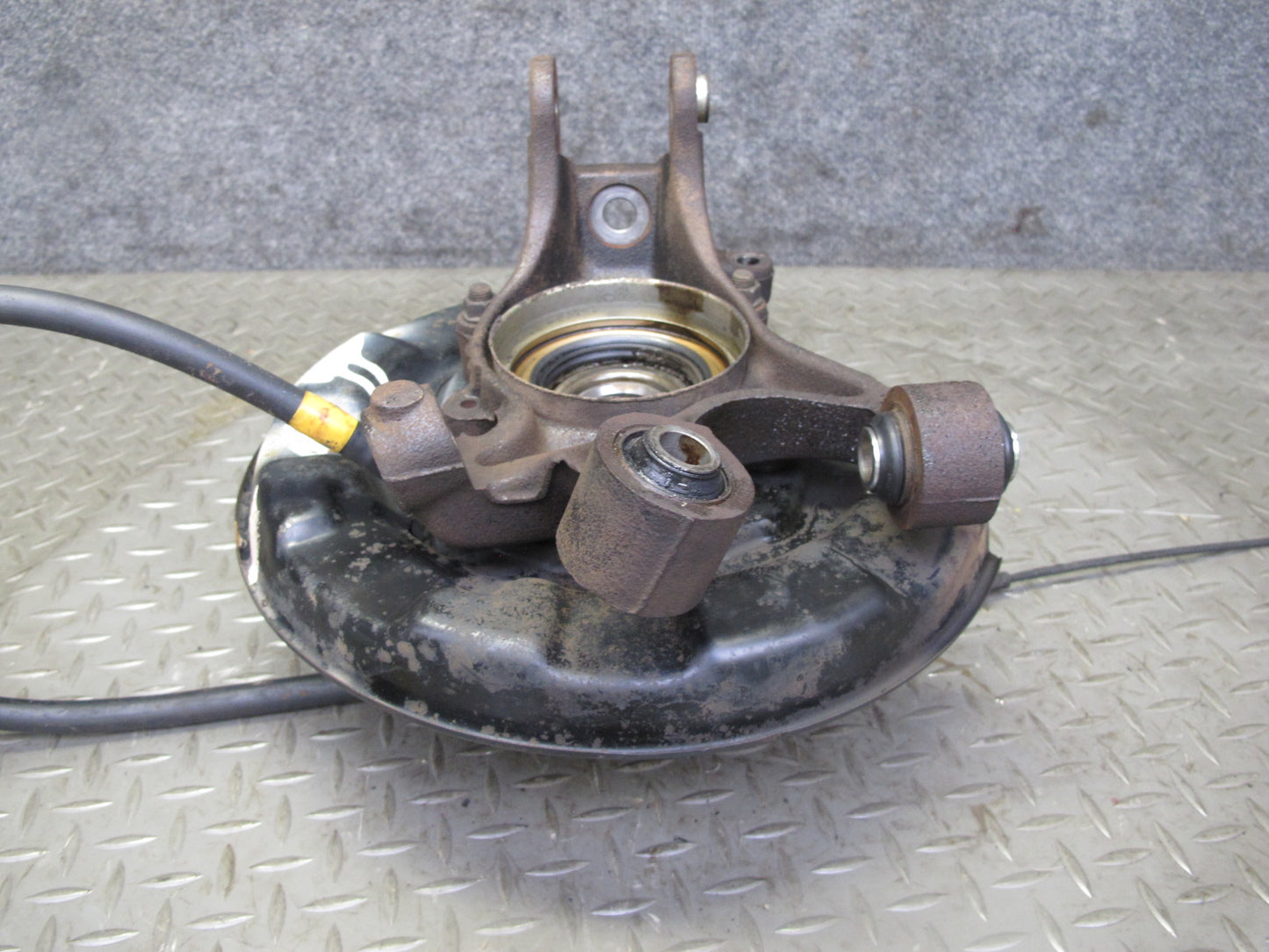 86-92 Toyota Supra MA70L Rear Right Spindle Knuckle Wheel Hub Bearing 71K OEM