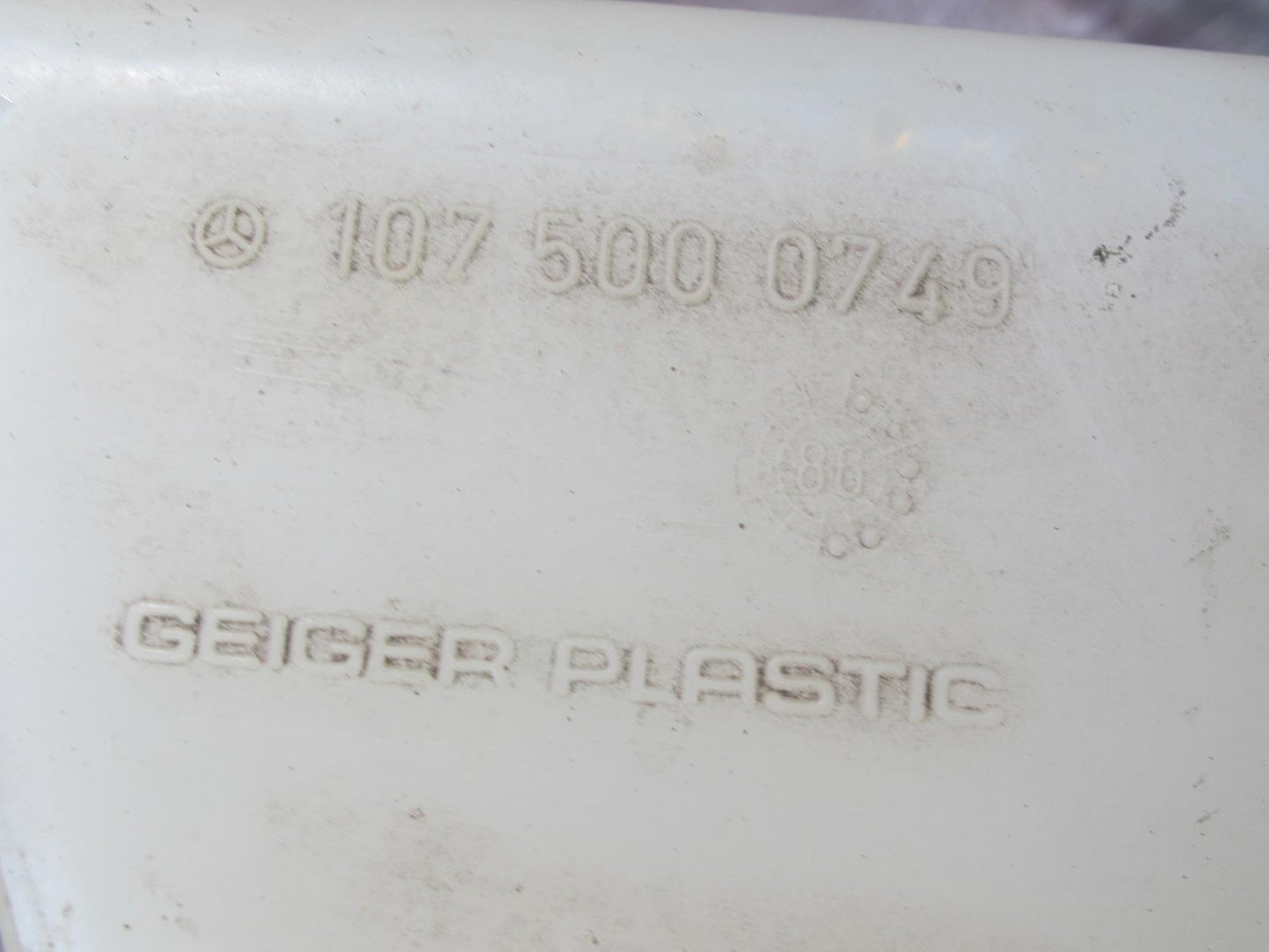 86-89 Mercedes R107 560SL Engine Coolant Expansion Overflow Reservoir Tank OEM