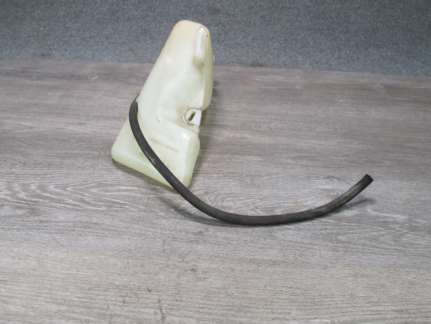 86-89 Mercedes R107 560SL Engine Coolant Expansion Overflow Reservoir Tank OEM