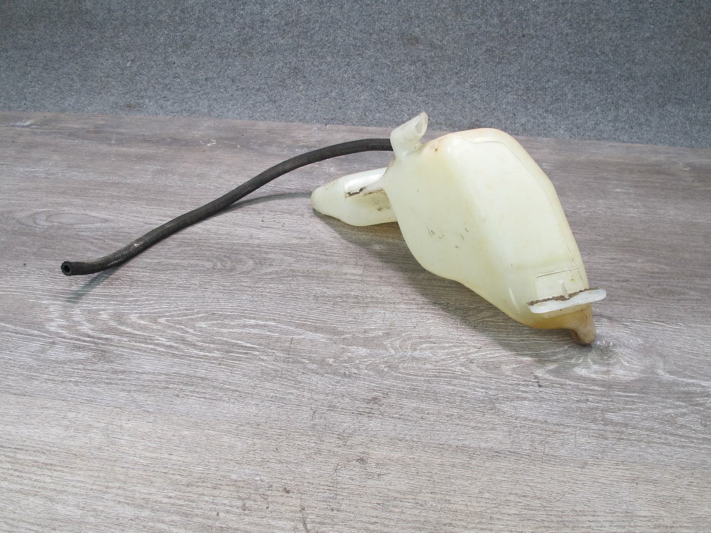 86-89 Mercedes R107 560SL Engine Coolant Expansion Overflow Reservoir Tank OEM