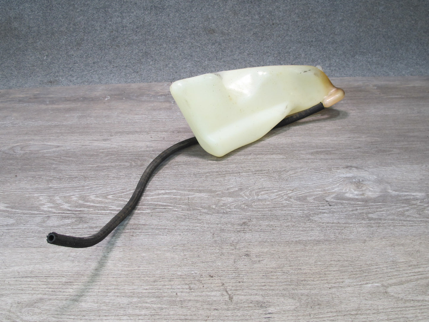 86-89 Mercedes R107 560SL Engine Coolant Expansion Overflow Reservoir Tank OEM