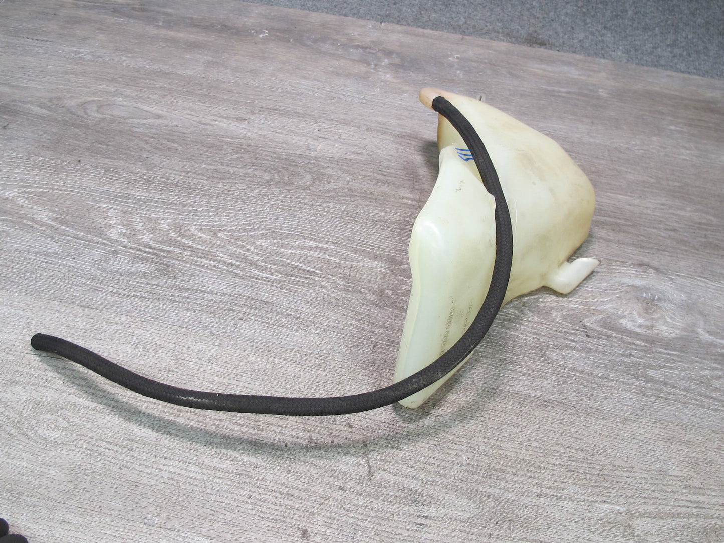 86-89 Mercedes R107 560SL Engine Coolant Expansion Overflow Reservoir Tank OEM