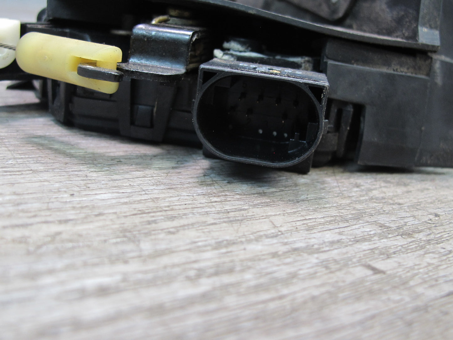 01-06 BMW E46 3-SERIES Coupe Convertible Left Door Lock Latch Actuator OEM