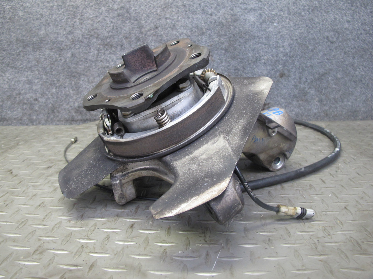 1997-2004 Porsche Boxster 986 Rear Left Side Spindle Knuckle Wheel Hub Bearing