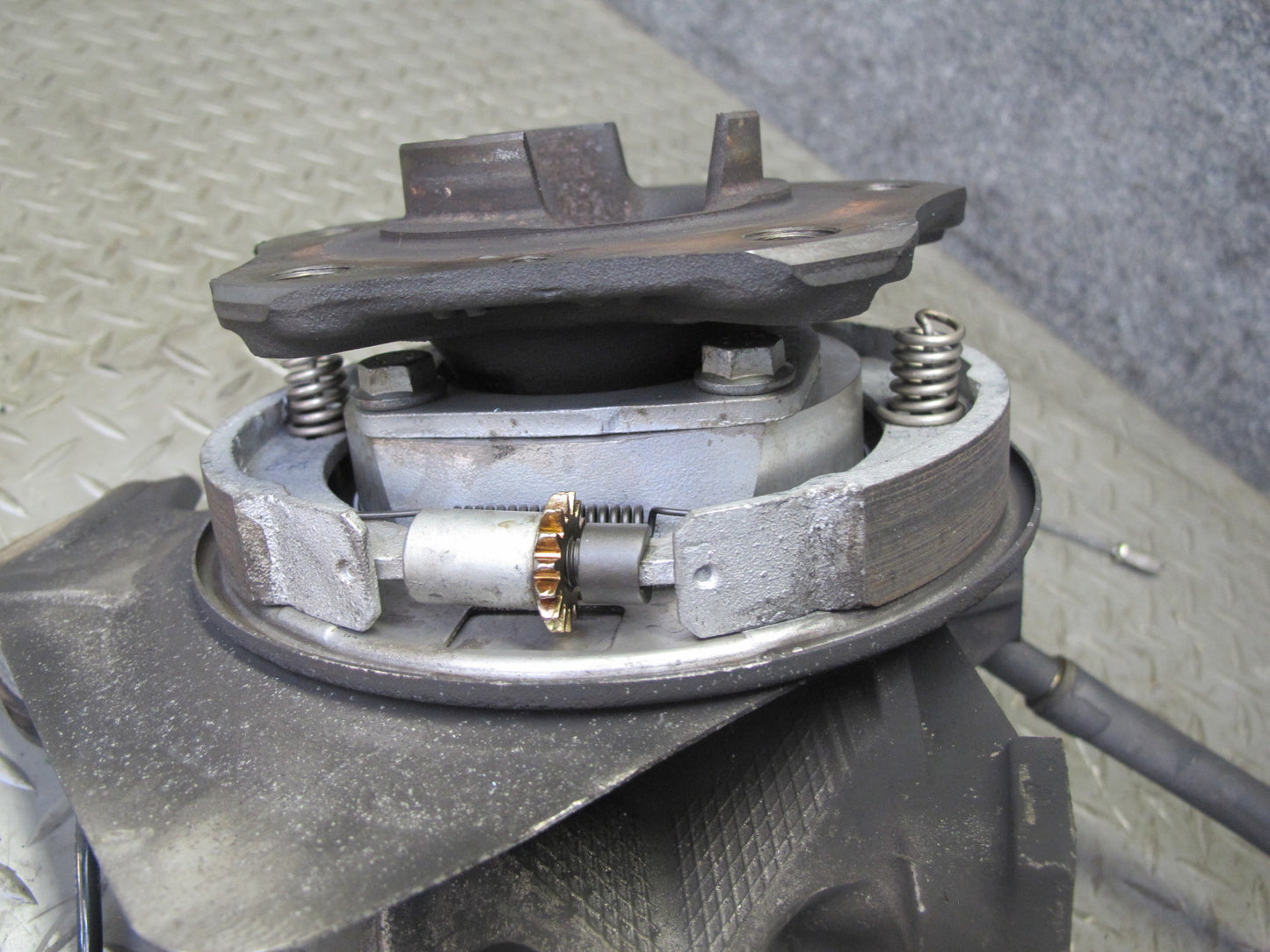 1997-2004 Porsche Boxster 986 Rear Left Side Spindle Knuckle Wheel Hub Bearing