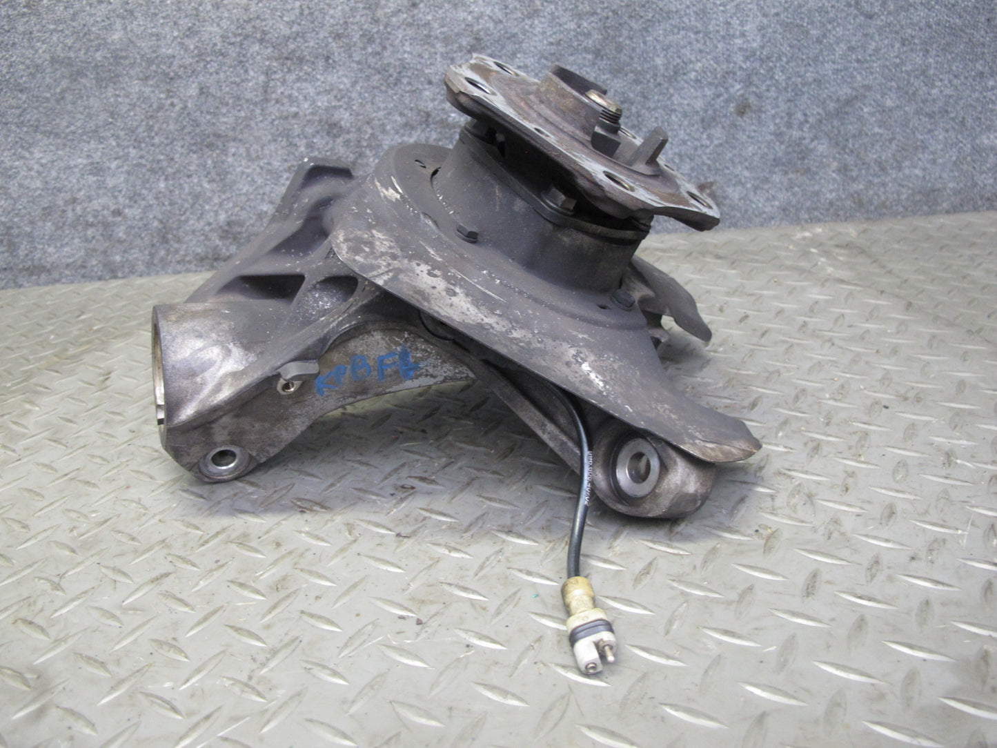 1997-2004 Porsche Boxster 986 Front Left Side Spindle Knuckle Wheel Hub Bearing