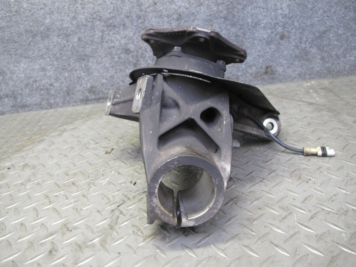 1997-2004 Porsche Boxster 986 Front Left Side Spindle Knuckle Wheel Hub Bearing