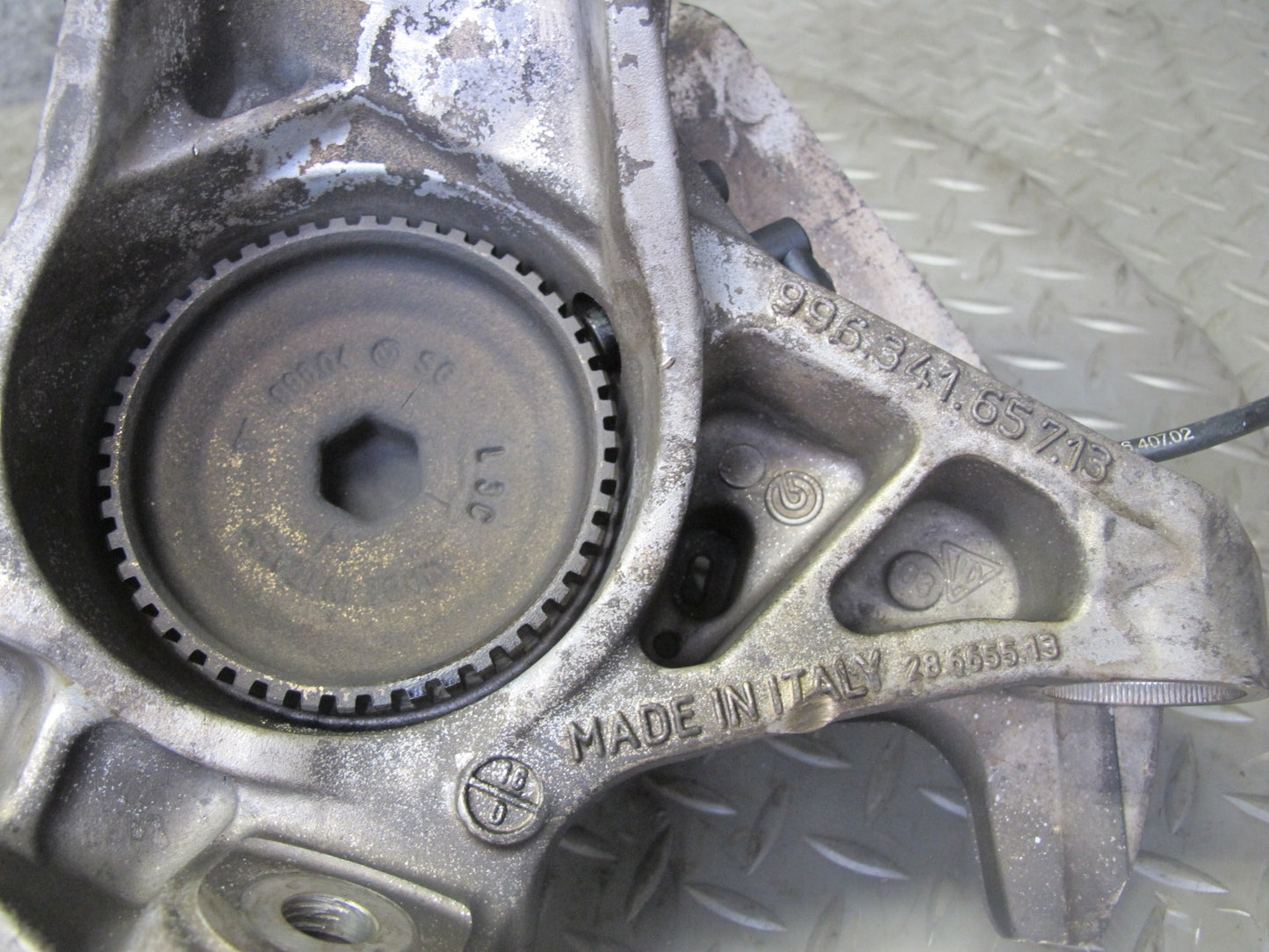 1997-2004 Porsche Boxster 986 Front Left Side Spindle Knuckle Wheel Hub Bearing